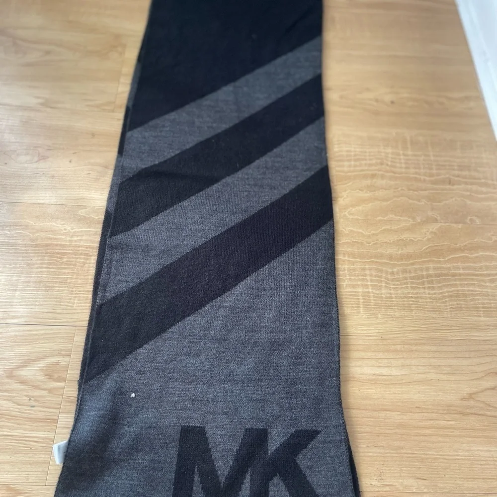 Michael Kors Scarf Men’s Stripped Winter